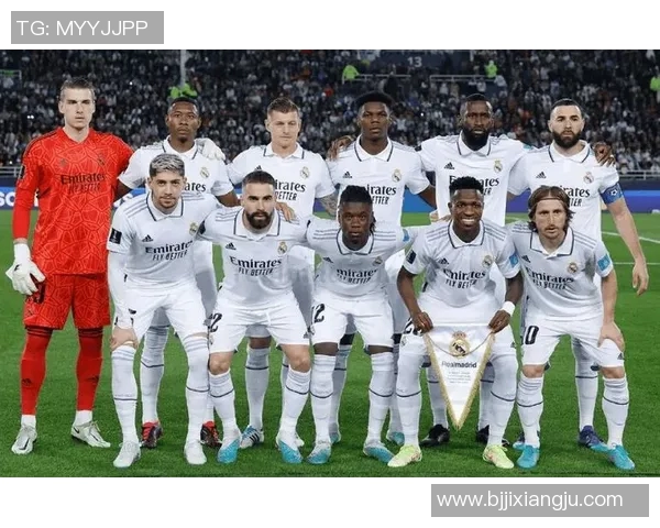 足球明星斯坦达尔的传奇人生与赛场辉煌成就全解析